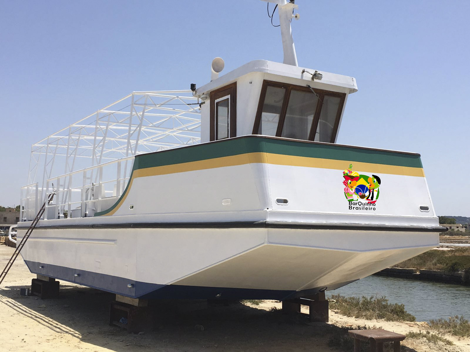 意式风情巴西融合,打造独特船舱酒吧-7