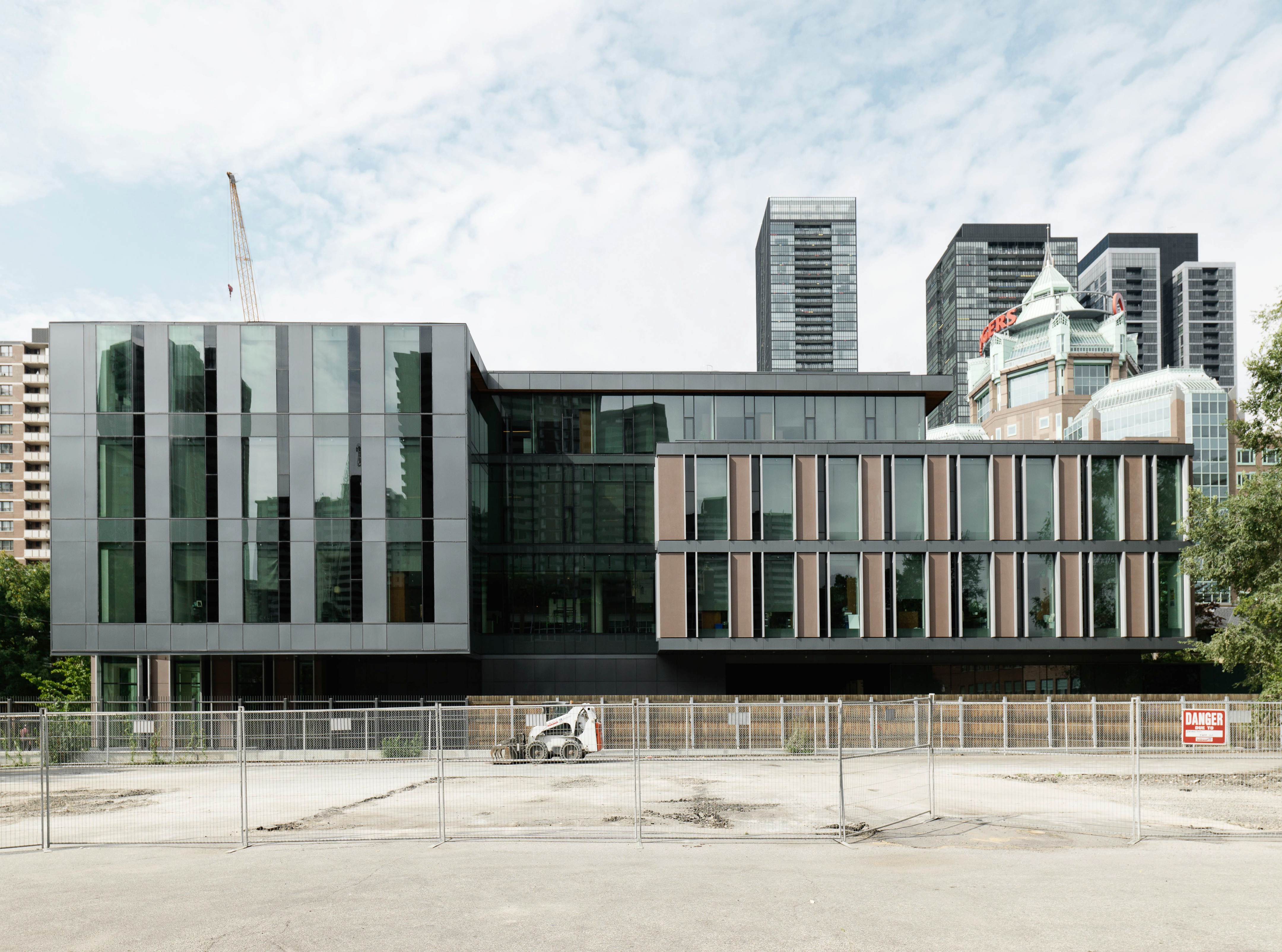 多伦多 LEED 铂金认证办公楼 | 环保与高效的完美结合-1