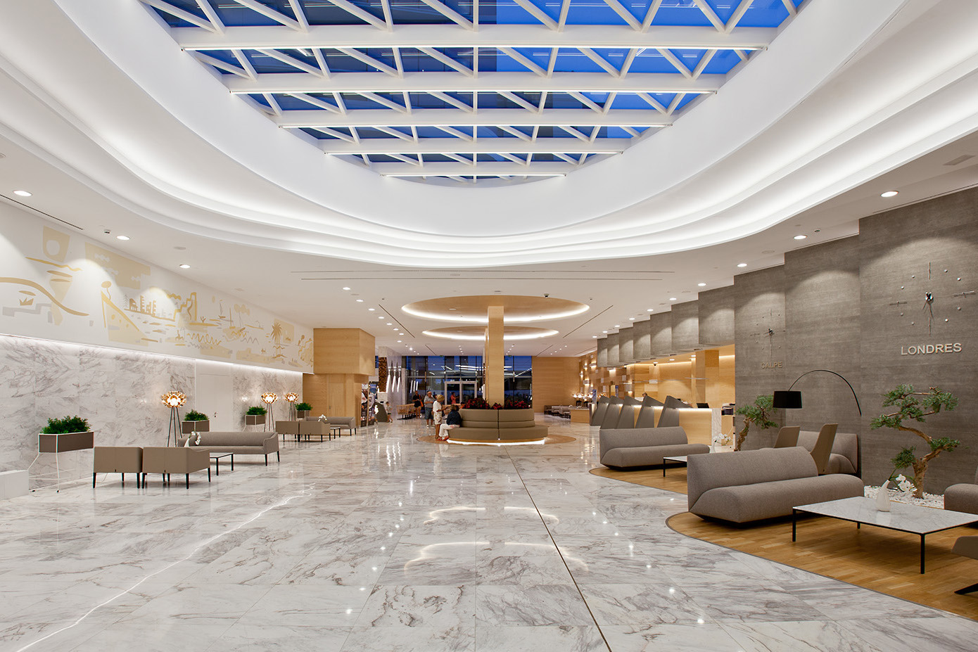 时尚前卫的 Suitopia 酒店,展现独特工业风-2