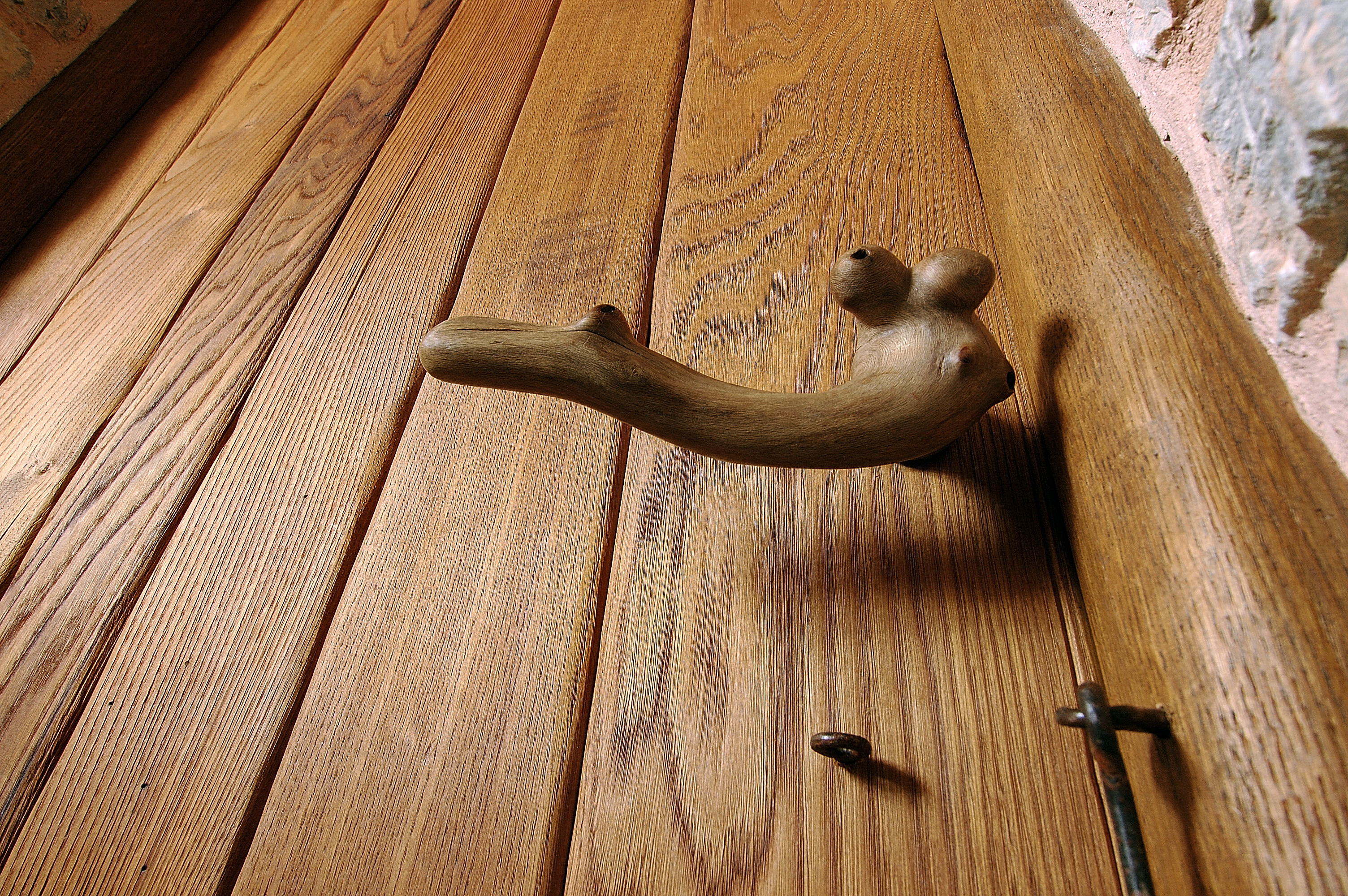 Pelion 山间混凝土石屋，融入自然的简约生活-19