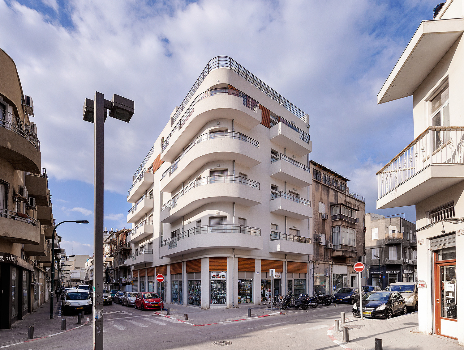 经典公寓楼的现代改造,打造多样化住宅空间-23