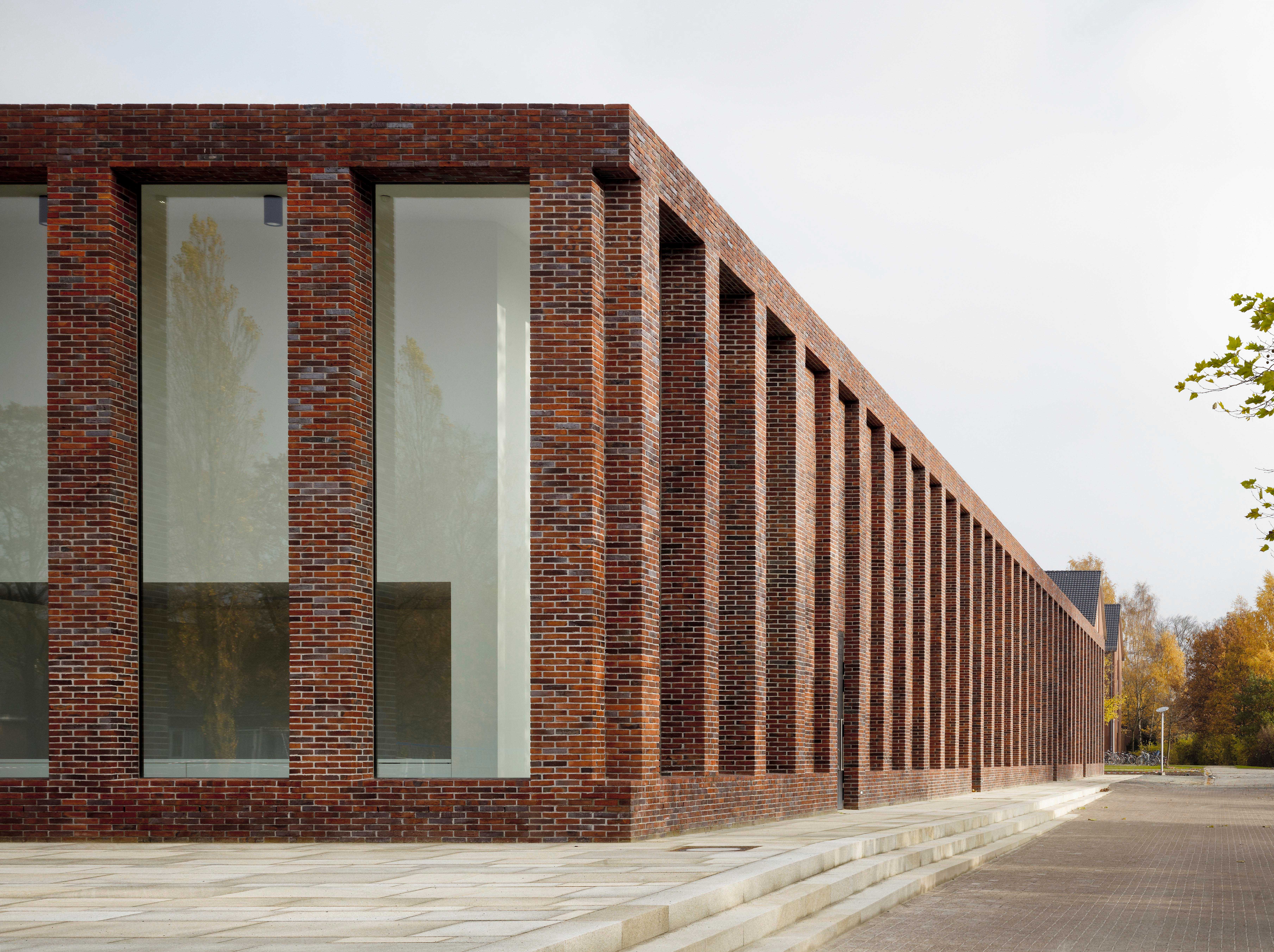 体育和会议中心 · 雅各布斯大学-0