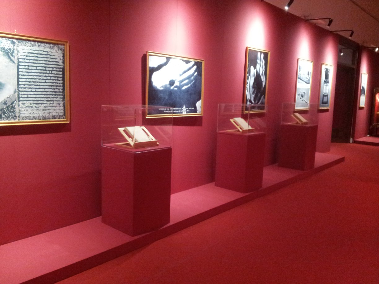 光芒万丈 | Padre Pio 展览设计-7