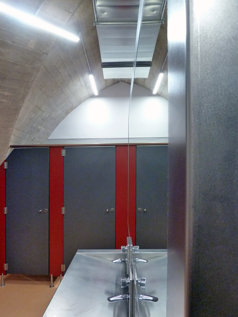 圣家族大教堂临时服务建筑-31