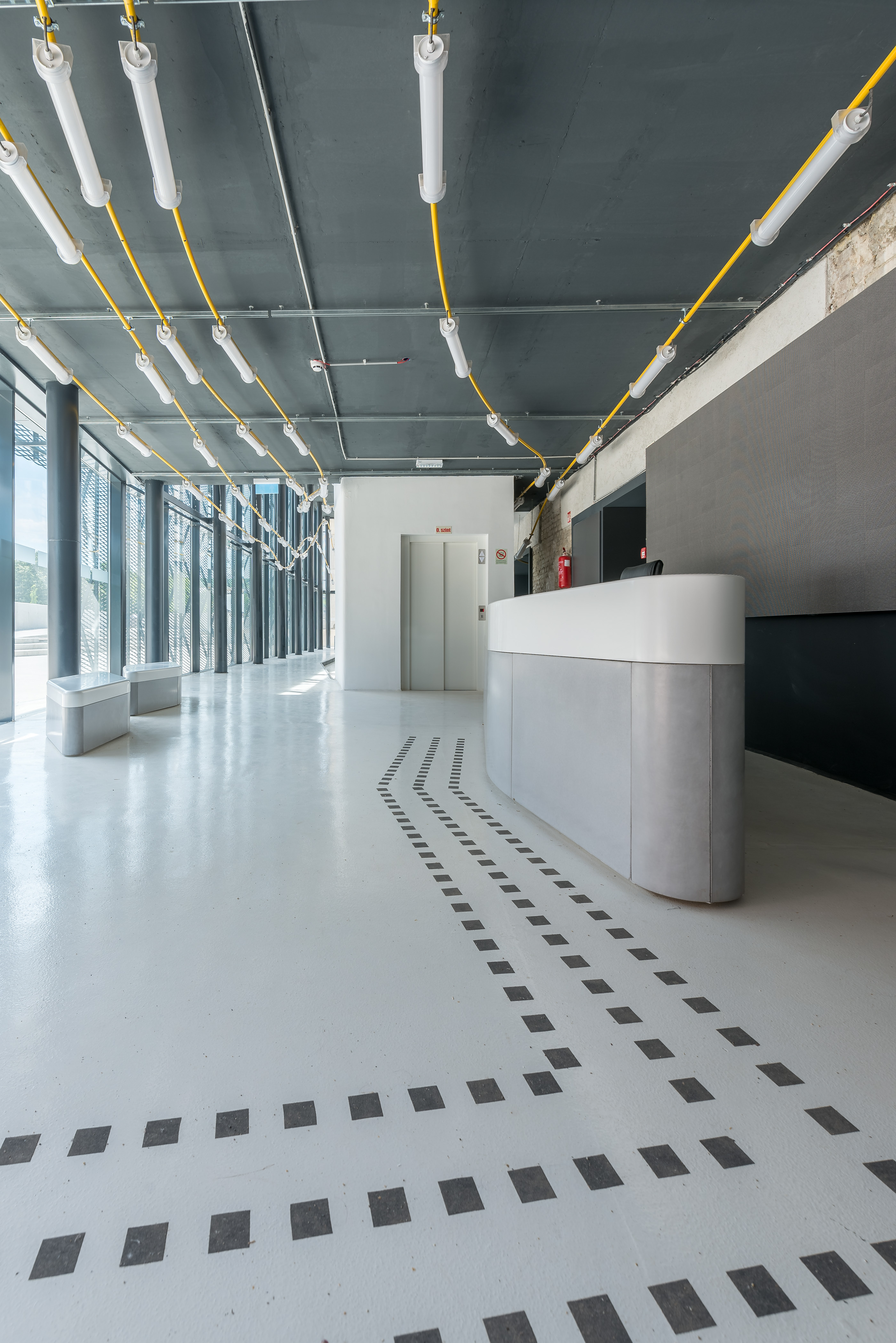 Concrete counter and benches by Betonicon-4