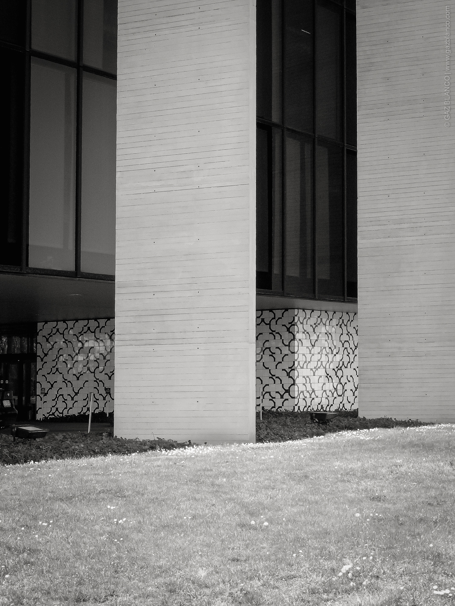 奥斯卡·尼迈耶的意大利 Mondadori 大厦 | 现代建筑的华美乐章-5