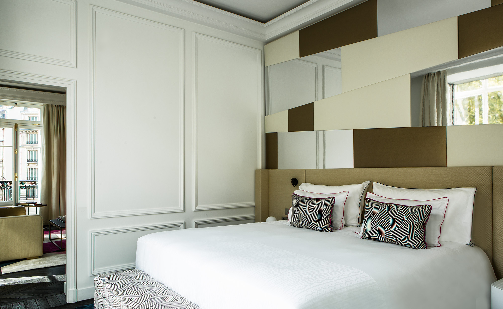 巴黎馥颂酒店 | 粉色与黑色演绎的法式浪漫-56