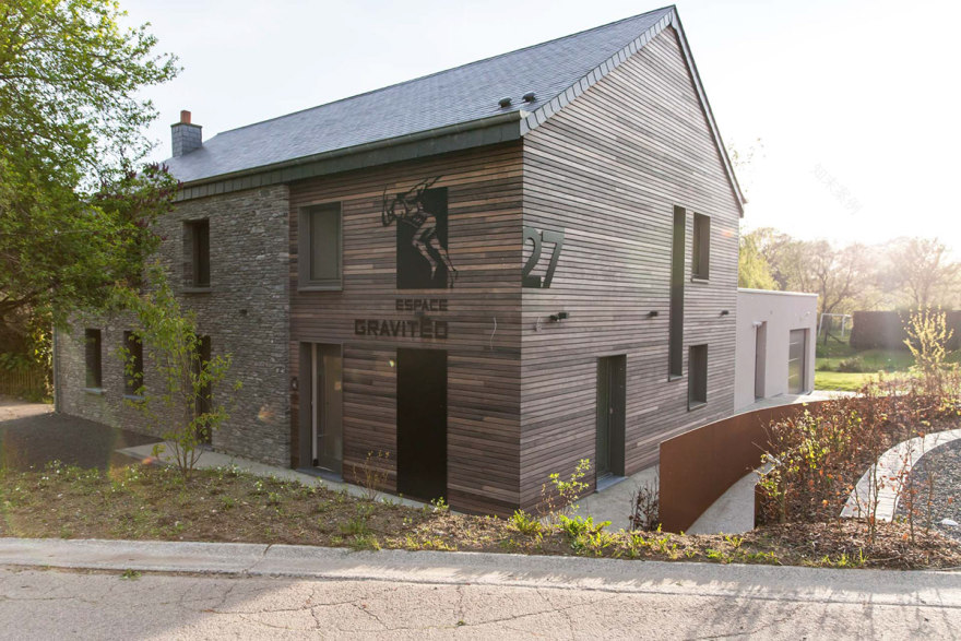 翻新老建筑,打造温馨专业足病诊疗空间-4