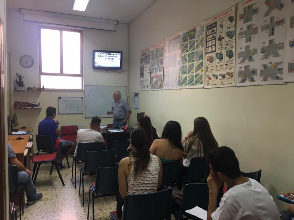 Autoscuola Al Volante 汽车学校翻新亮相-1