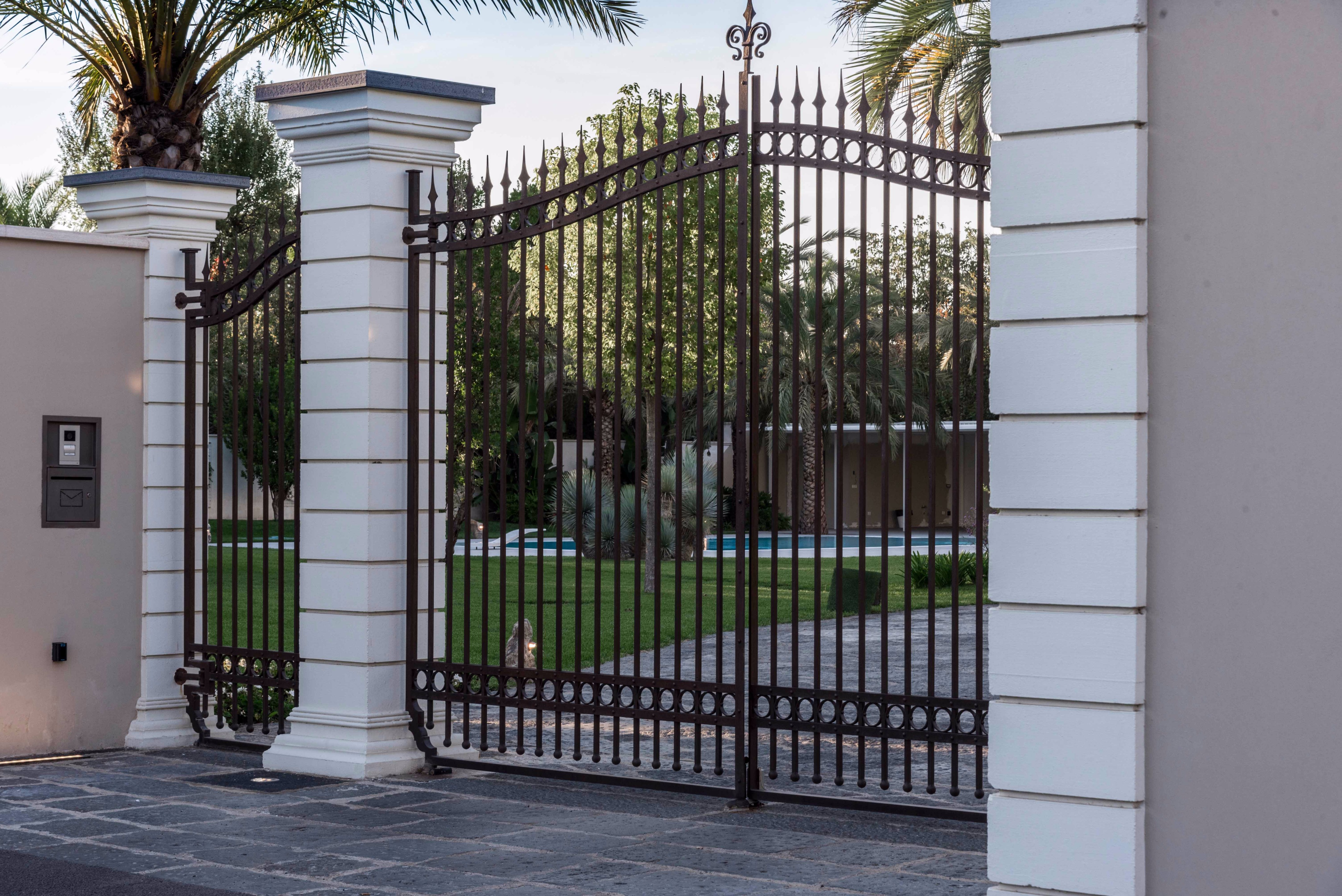 私人住宅花园设计，光影交错打造独特空间-8