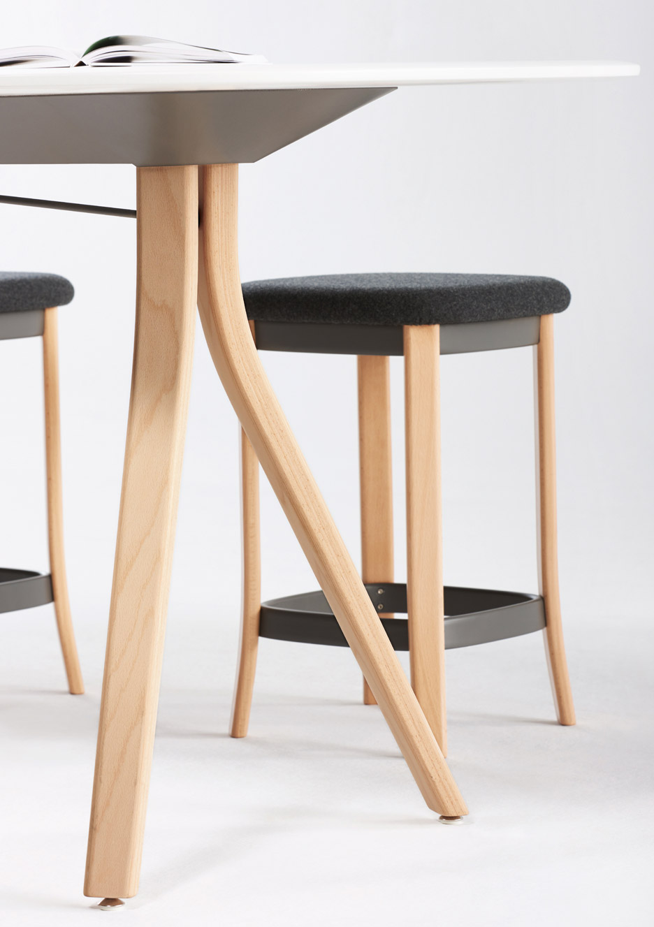 皮尔森劳埃德与 Teknion 合作推出新款开放式办公家具-13