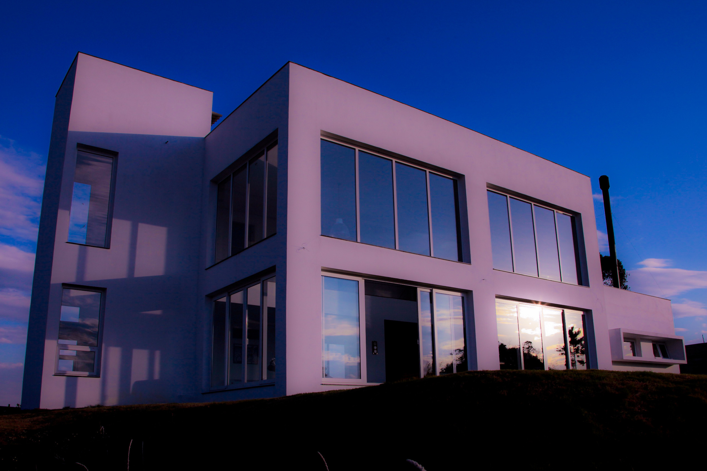 友宅共生 | 融合景观与功能的 445 平米单家庭住宅设计-2