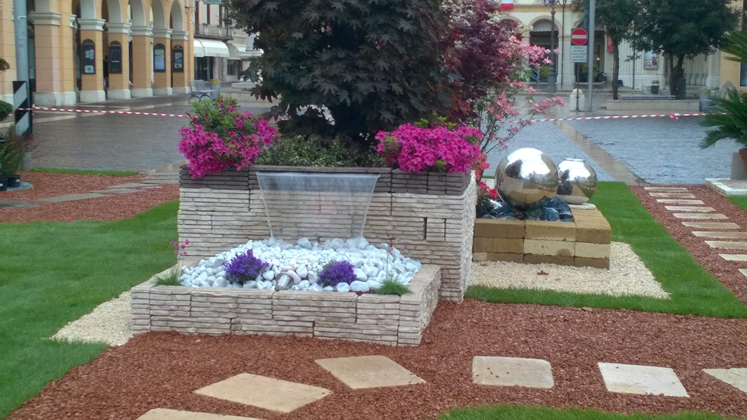 2016 年意大利公共广场家具定制案例-16