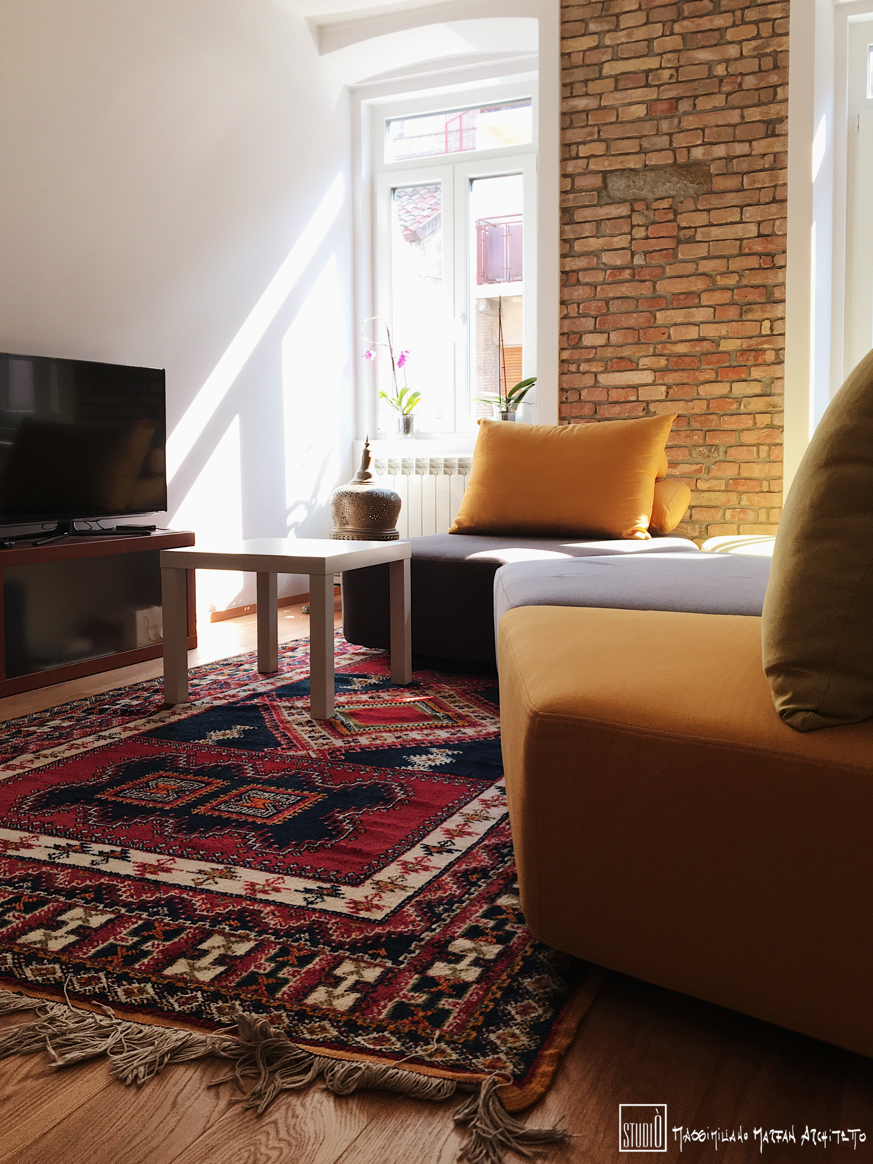 意大利 120 平米公寓全翻新，灯光设计成亮点-0