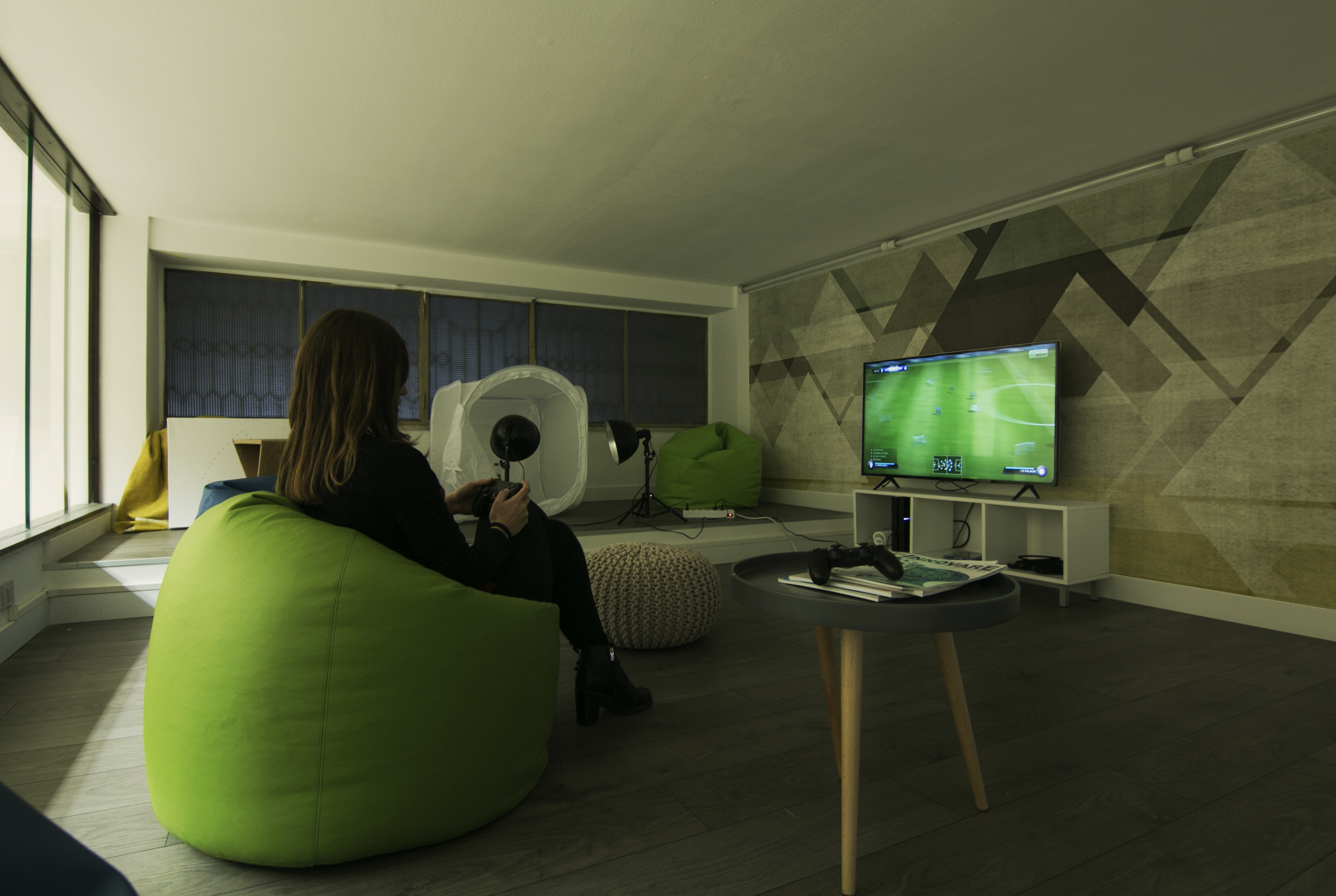 定制 OSB 隔板打造灵动办公空间-19