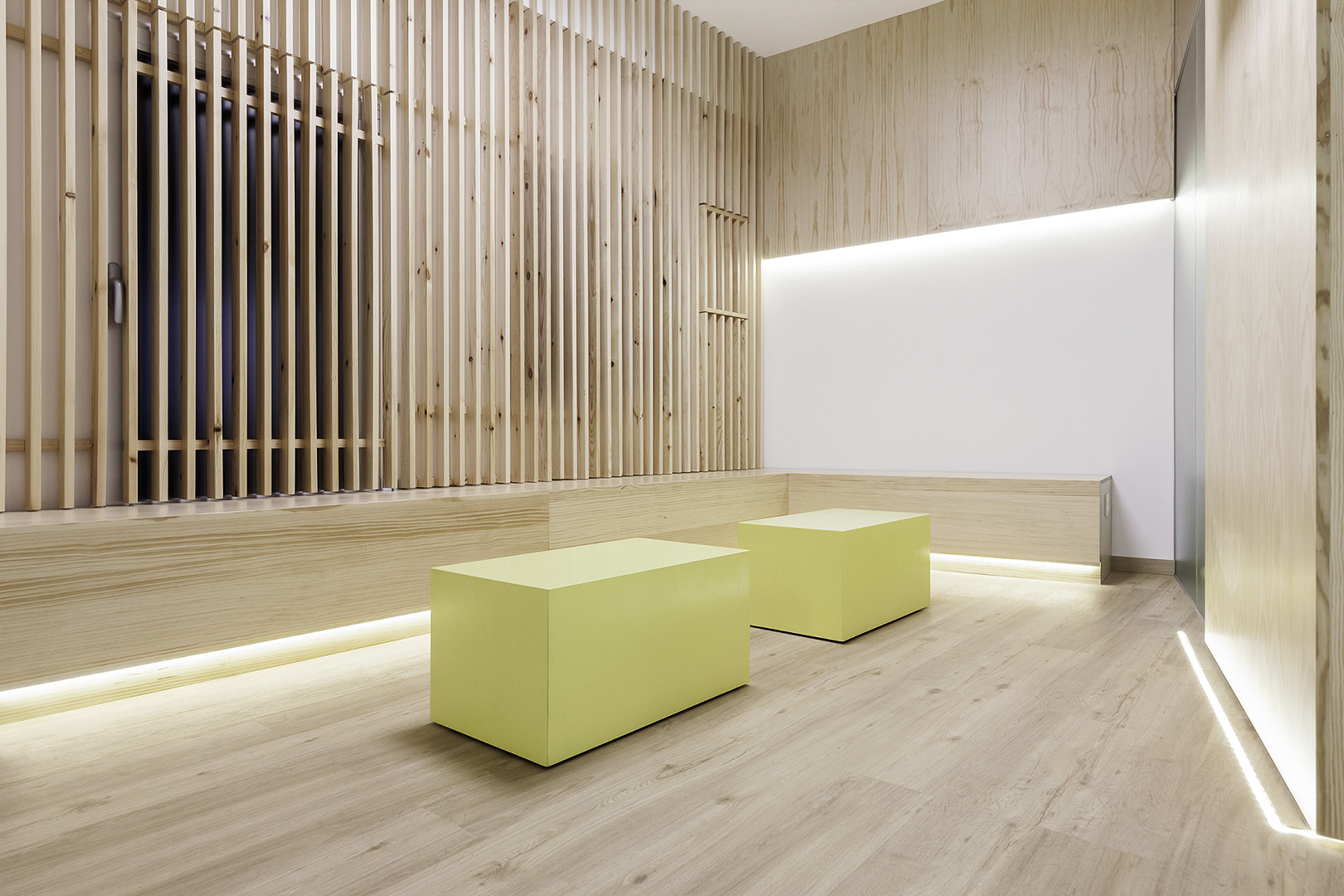 阿德里安娜·迪亚兹牙科诊所-1