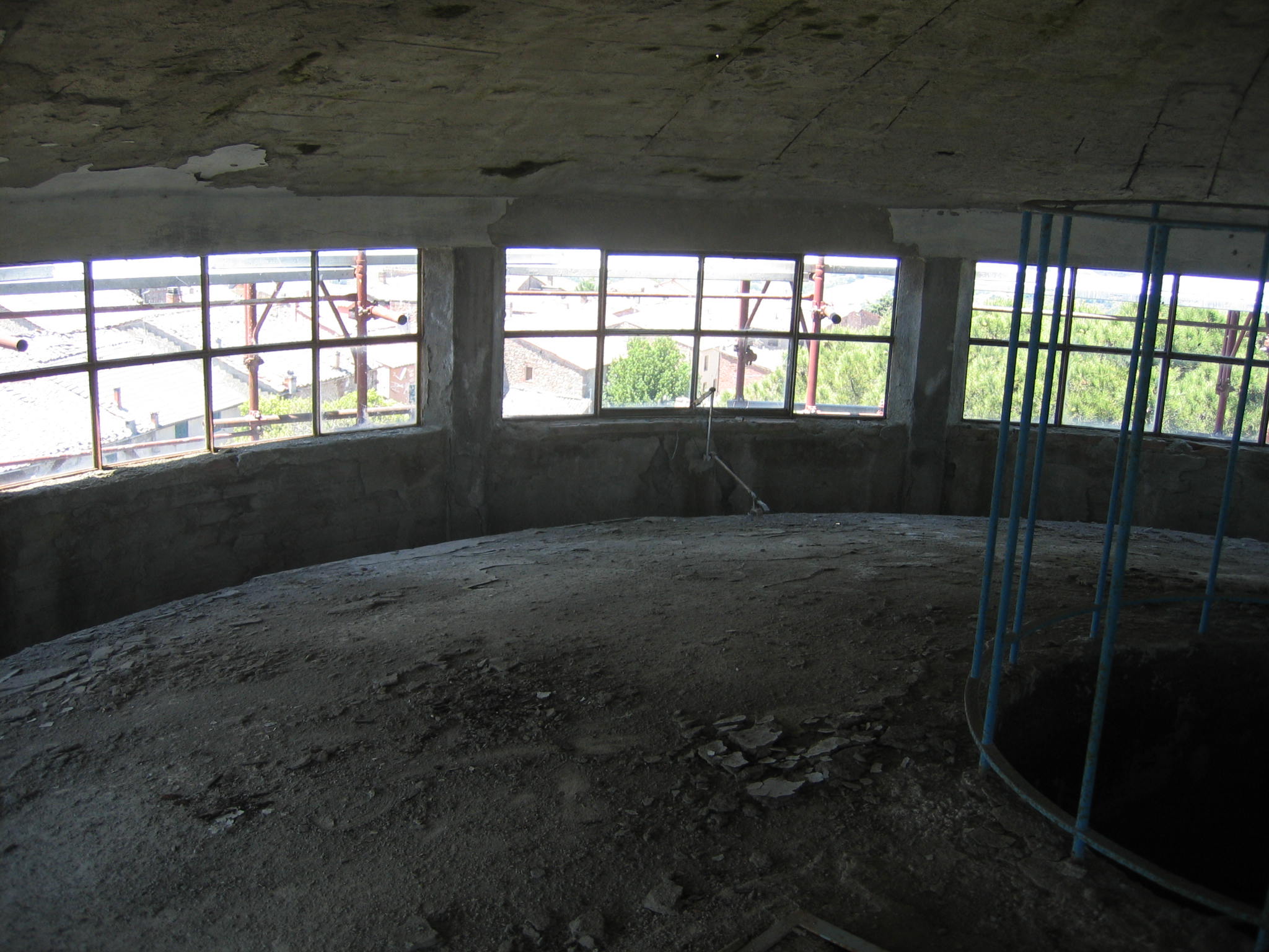 废旧水塔的创意新生 · 意大利小城艺术展览空间设计-7