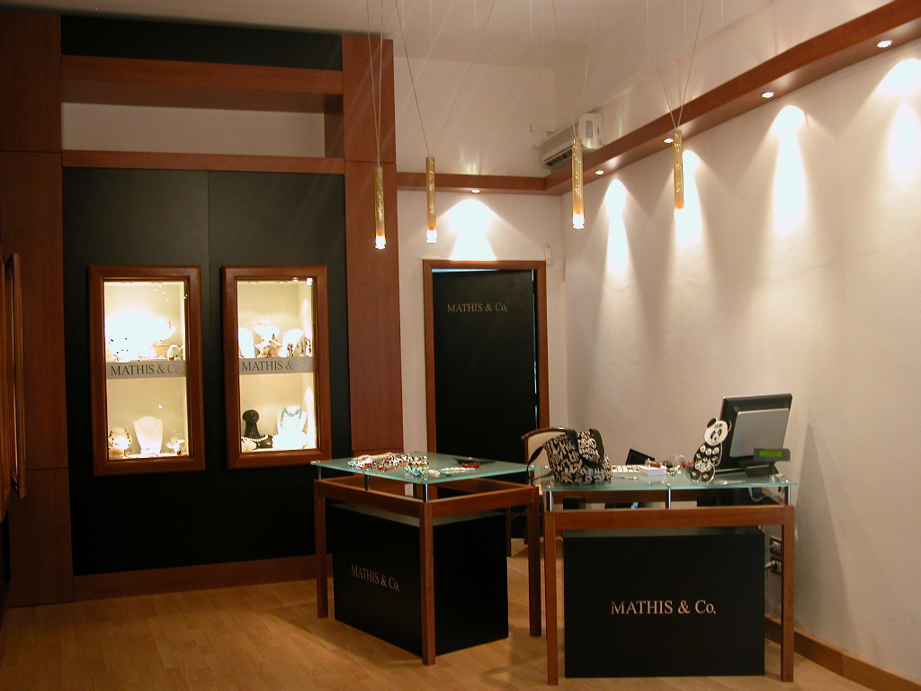 Mathis & Co· Jewels 2006 年精品店设计-3