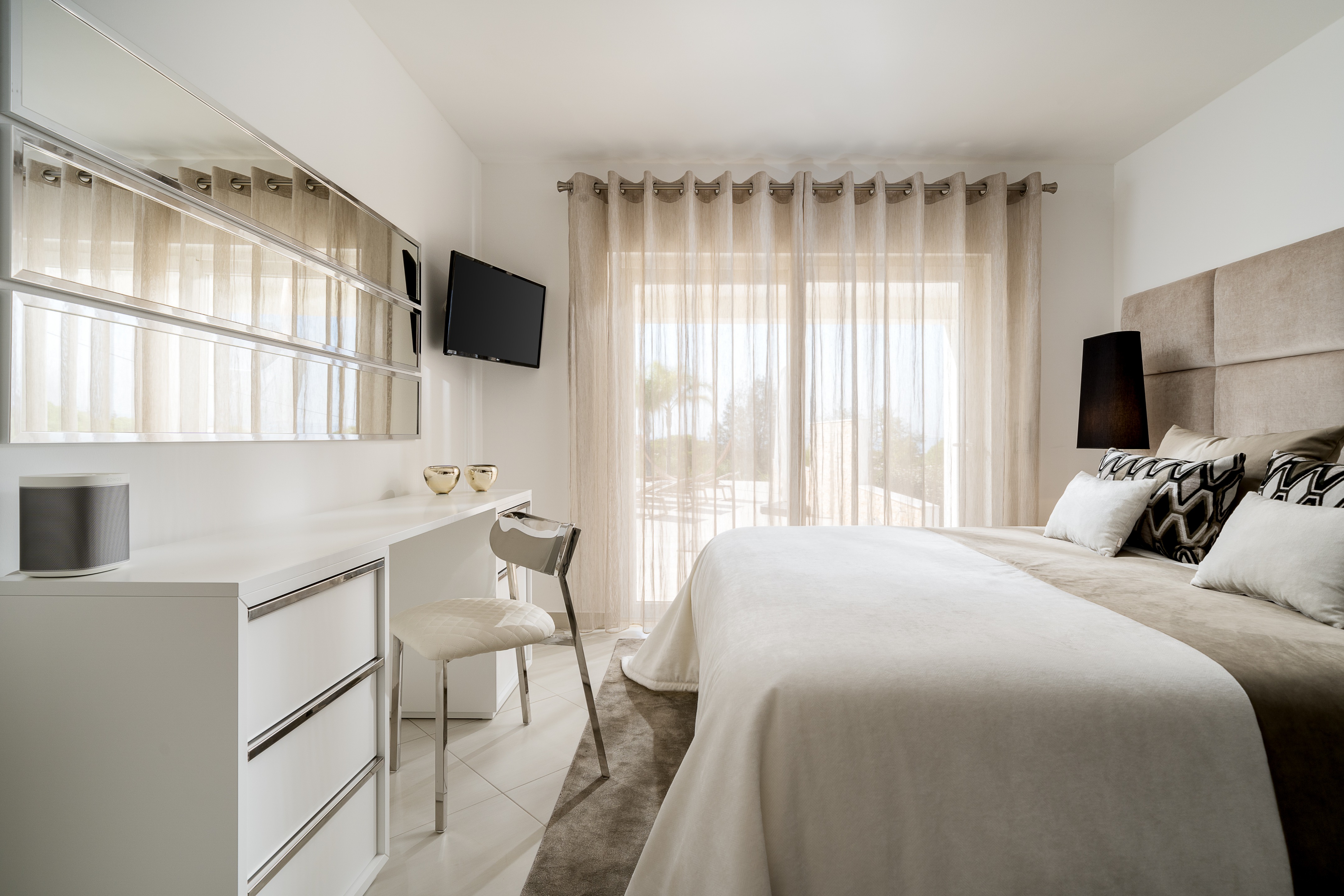 Simple Taste 团队打造的金色眼睛别墅室内设计-7