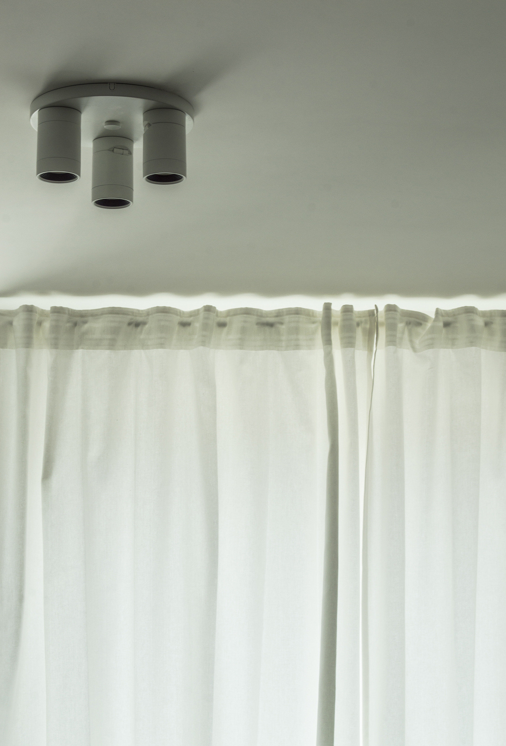 保加利亚索非亚公寓的包豪斯风格室内设计-15