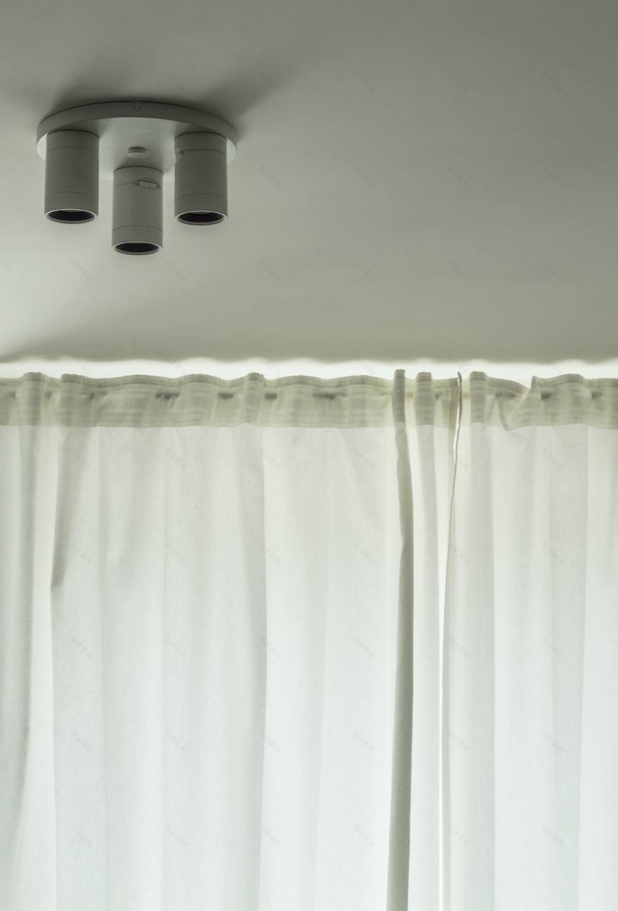 保加利亚索非亚公寓的包豪斯风格室内设计-15