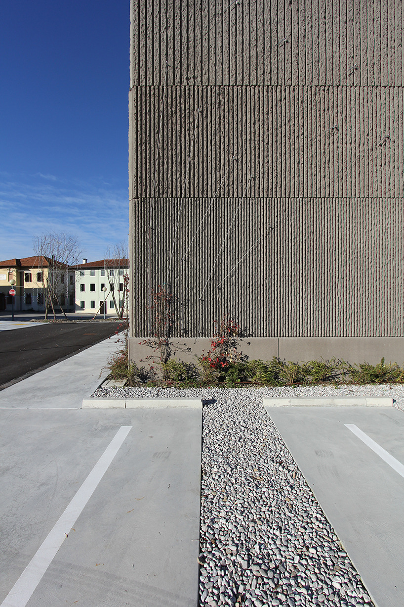 超市场建筑 | 功能与美学的完美融合-6