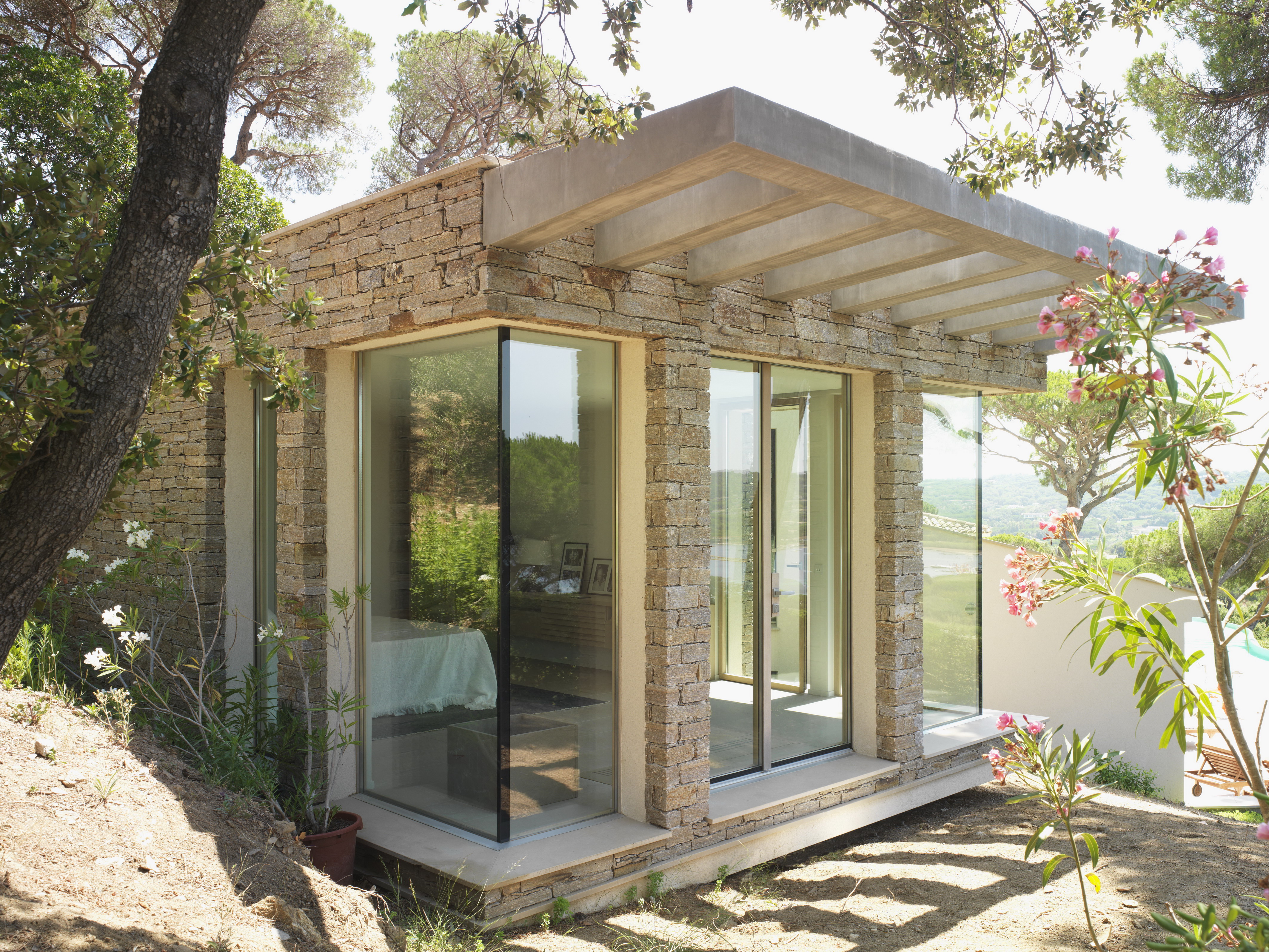 现代简约圣特罗佩别墅-1