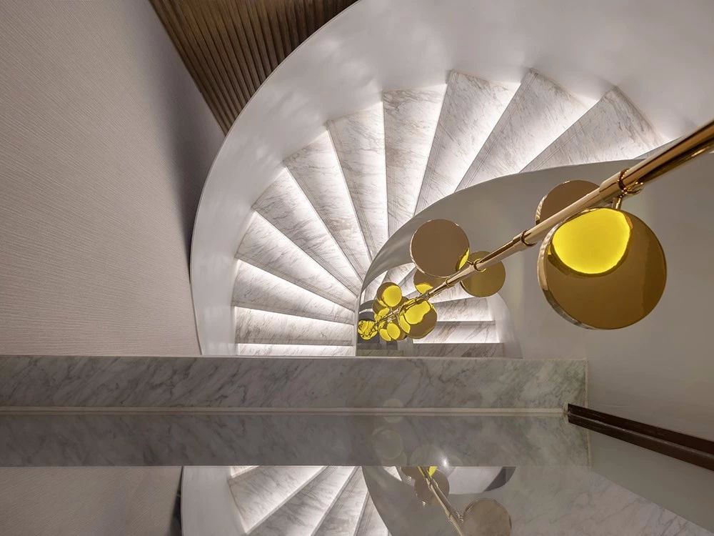 融入自然的艺术别墅，打造生活与空间对话的典范-18