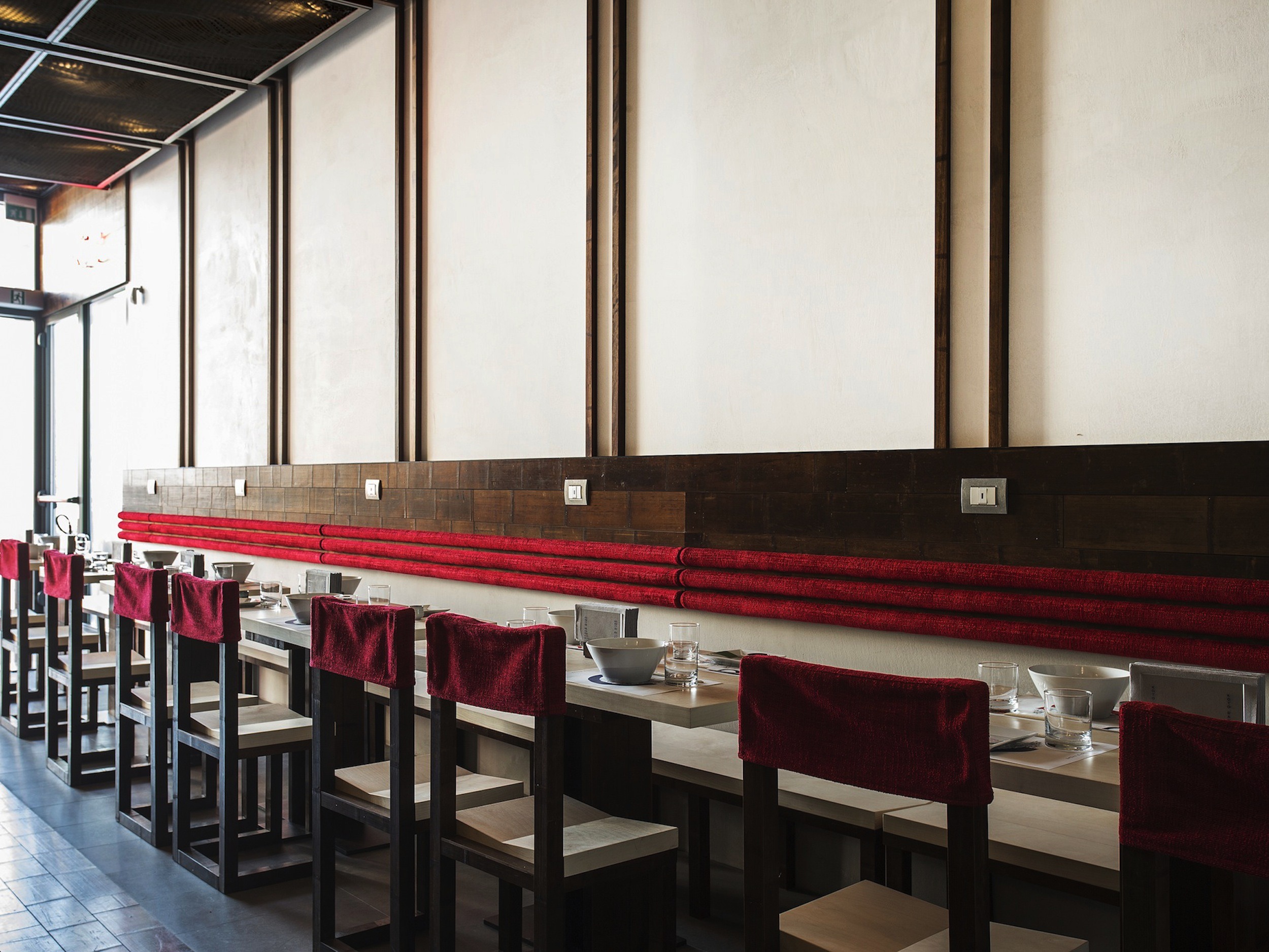 对话传统 | 意日风格共融的 KOTO 拉面餐厅设计-15