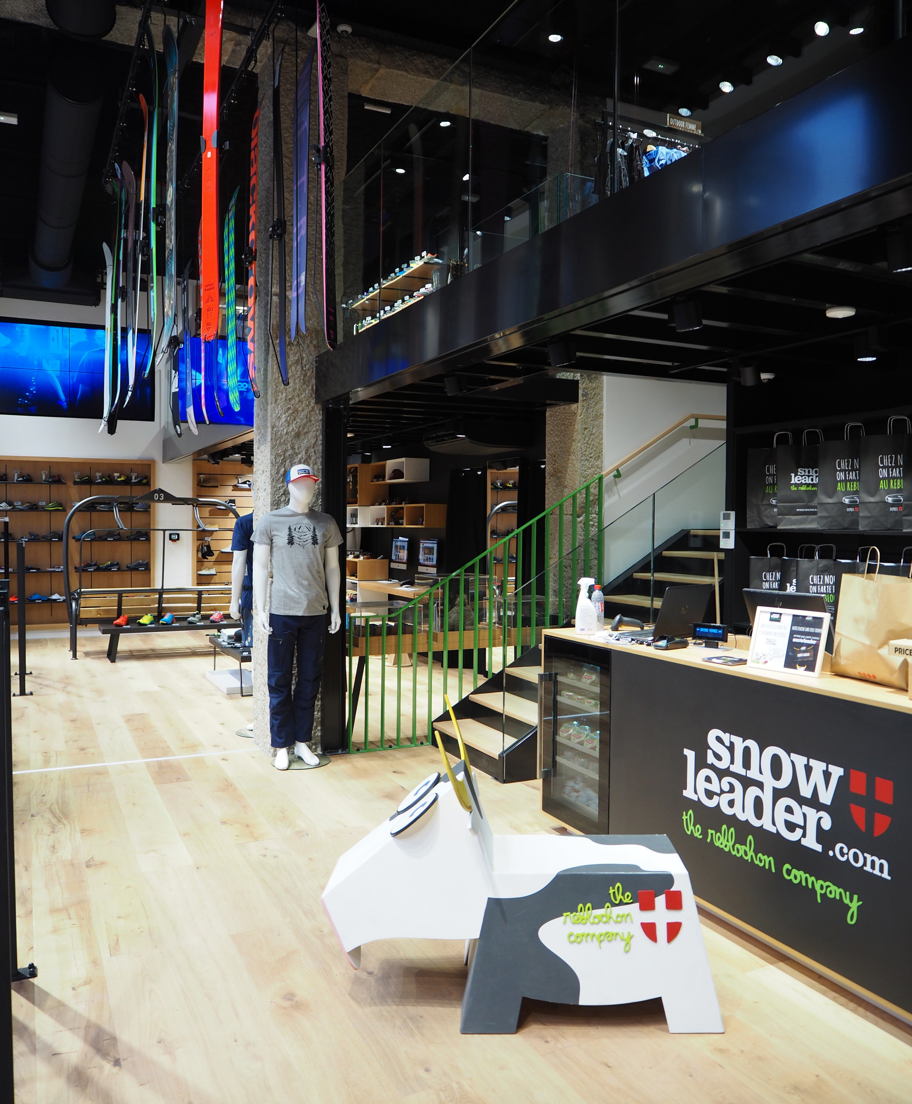 雪领者 Lyon 旗舰店-7