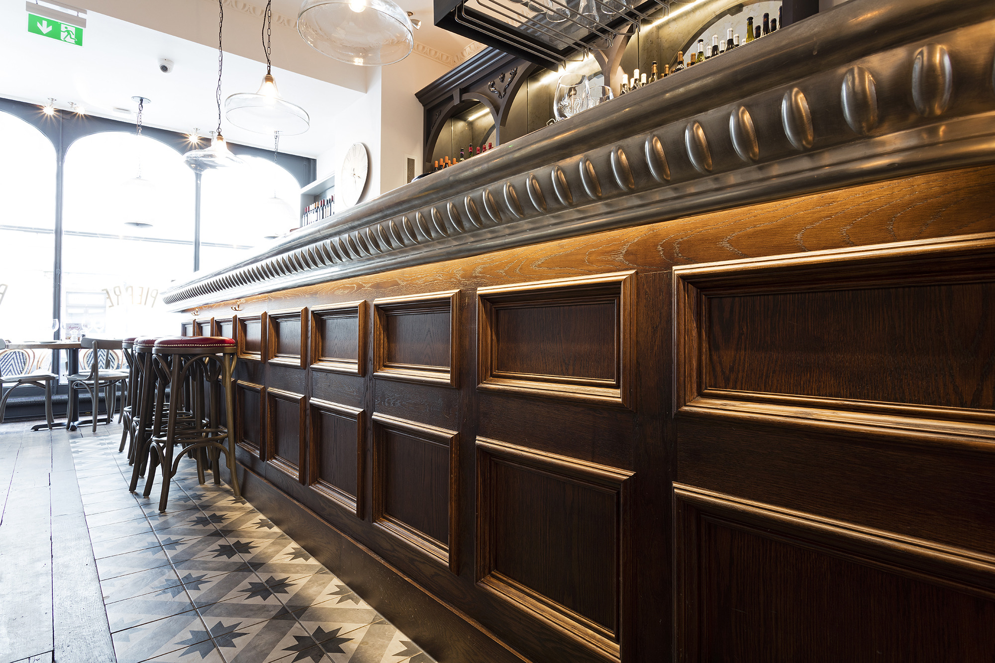 伦敦中心地带的复古风 Pierre Brasserie 酒吧-3