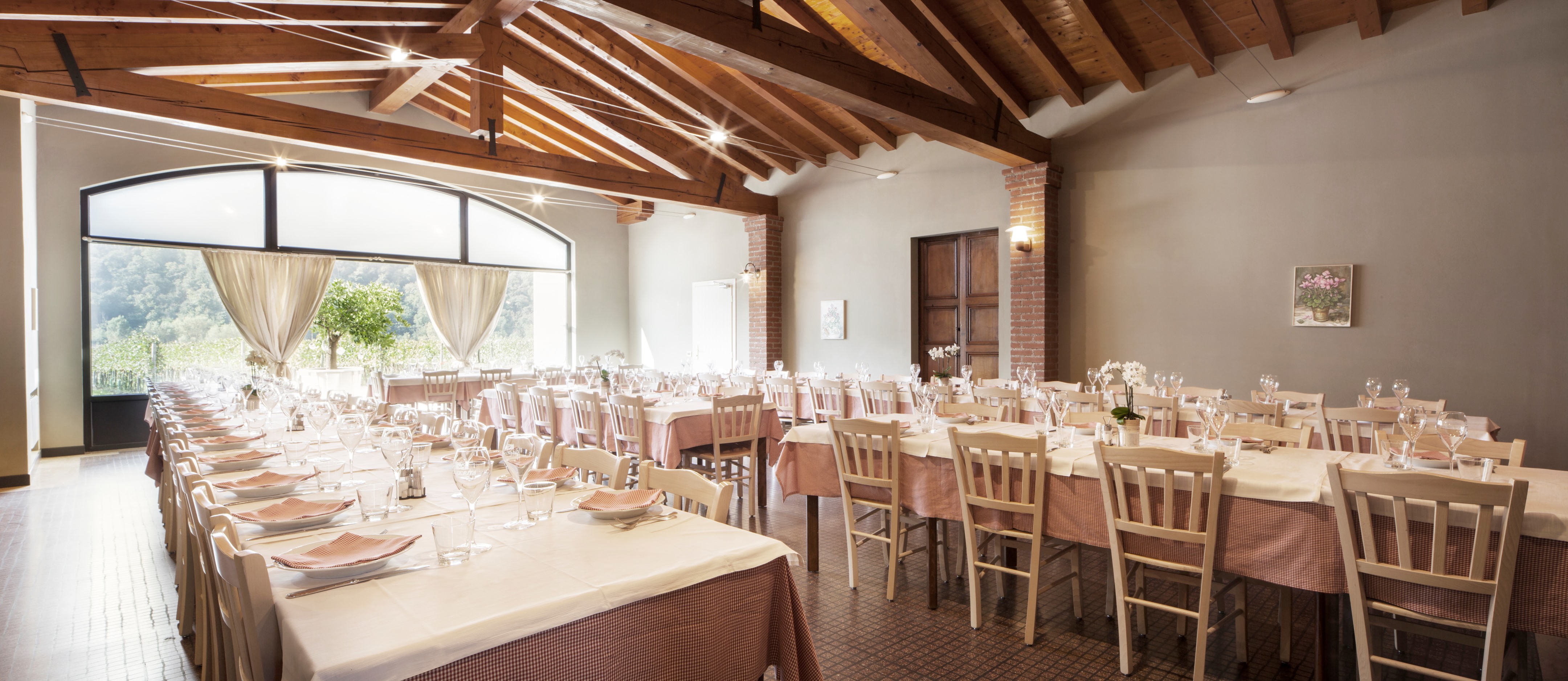 2015 年完成的 La Fiorita 餐厅室内设计案例-0