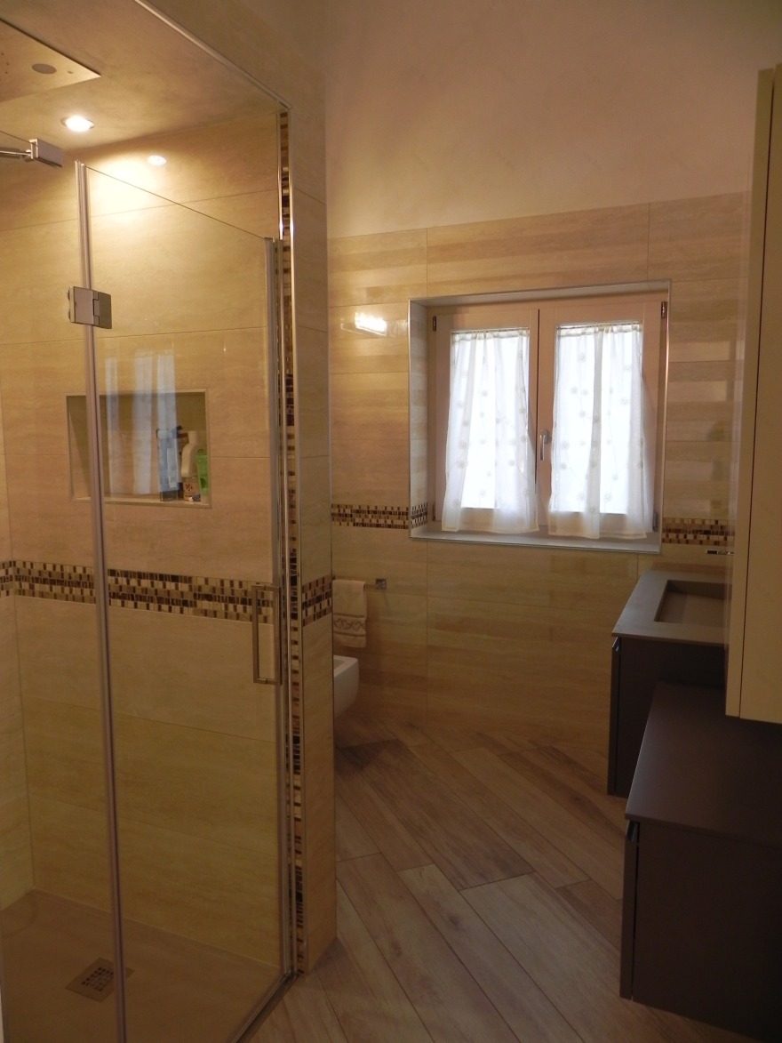 融合传统与现代的意大利木质别墅-12