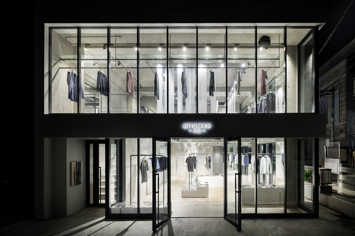 《好学二手》古董服装店 | 玻璃幕墙展示时尚态度-0