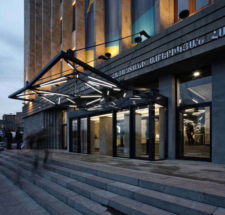 亚美尼亚美国大学翻新工程-2