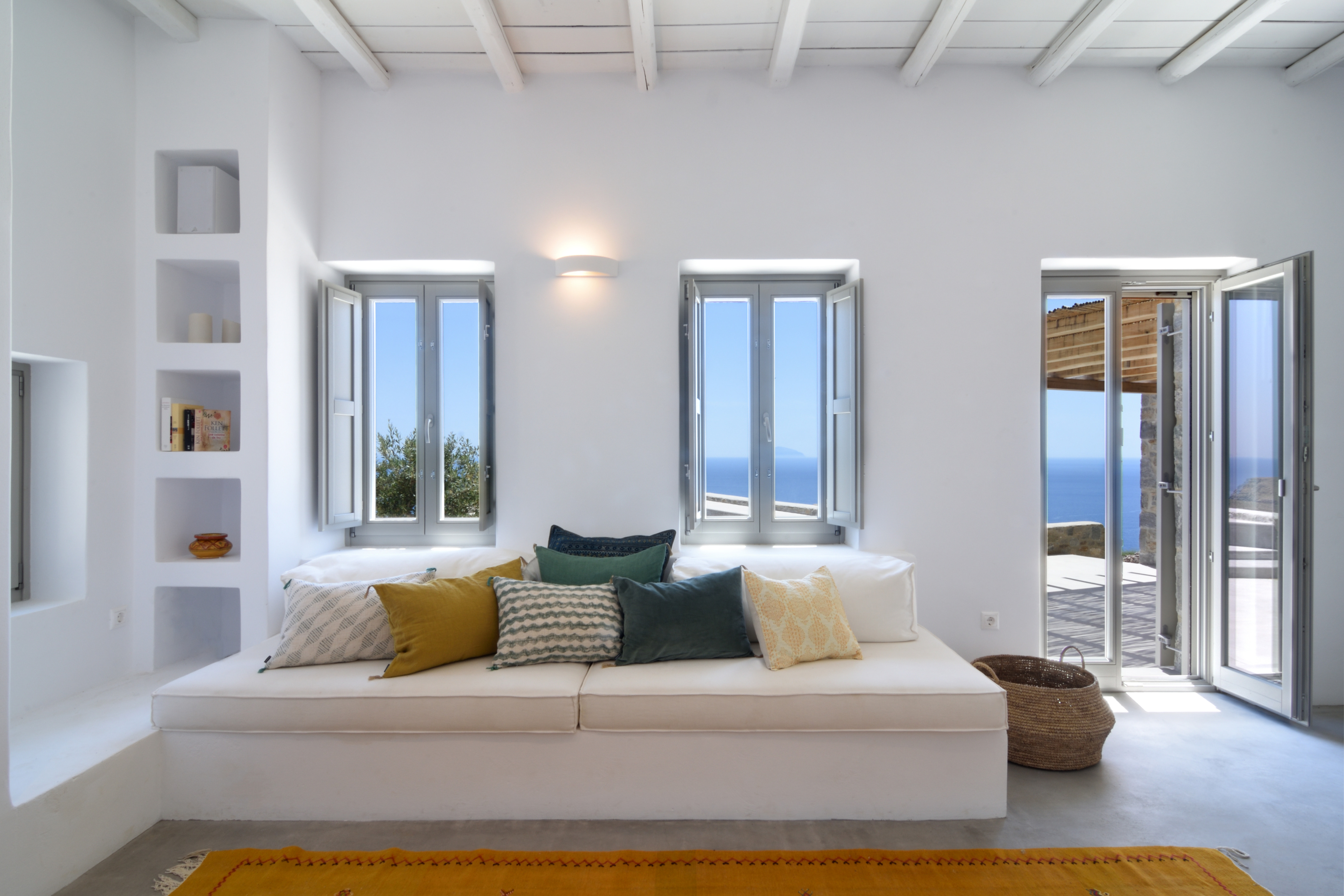 融合传统与当代的白色灵魂乡村别墅-8