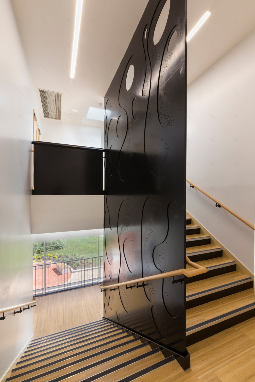 约瑟夫·莱基学院 · 融入环境的创新教学空间-13