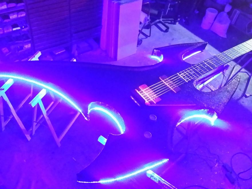 《恐怖摇滚马戏团》创意发光布景设计-8