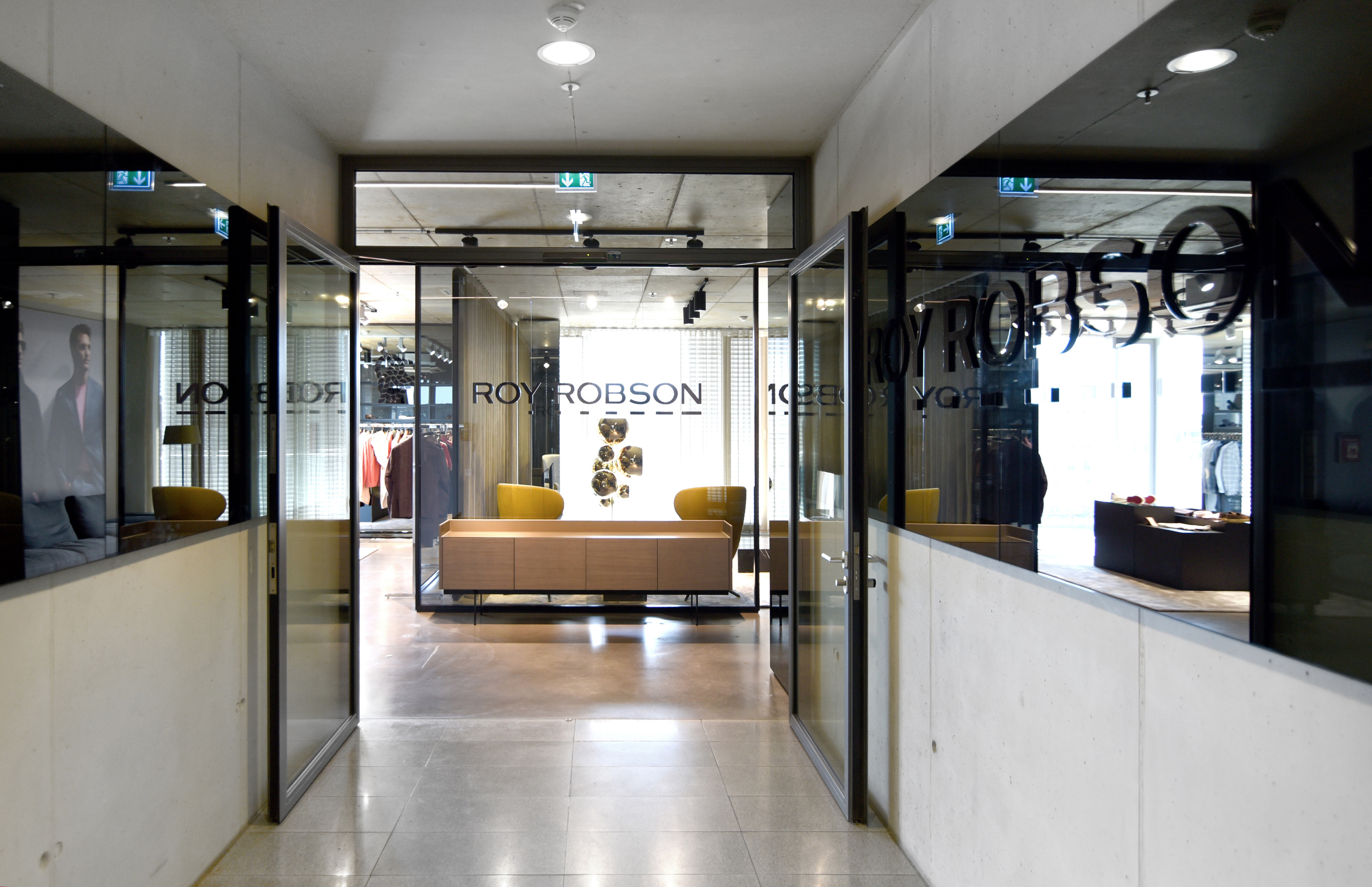 德国杜塞尔多夫 Roy Robson 时尚展示厅-0