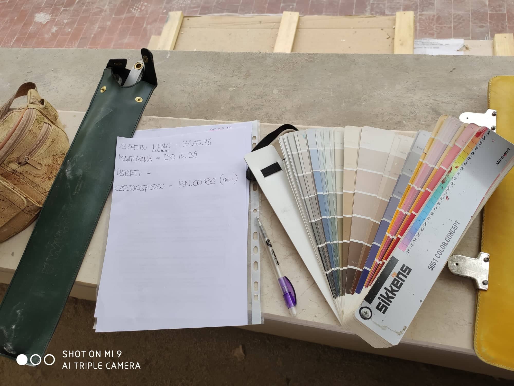 独特的色彩搭配与环保材料打造的意大利公寓-16