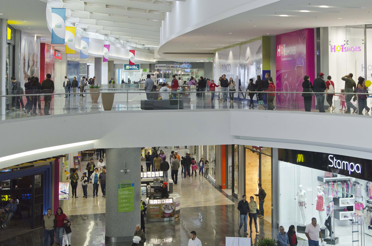 墨西哥帕西奥大都会购物中心 · MAC Arquitectos Consultores 的现代商业设计-6