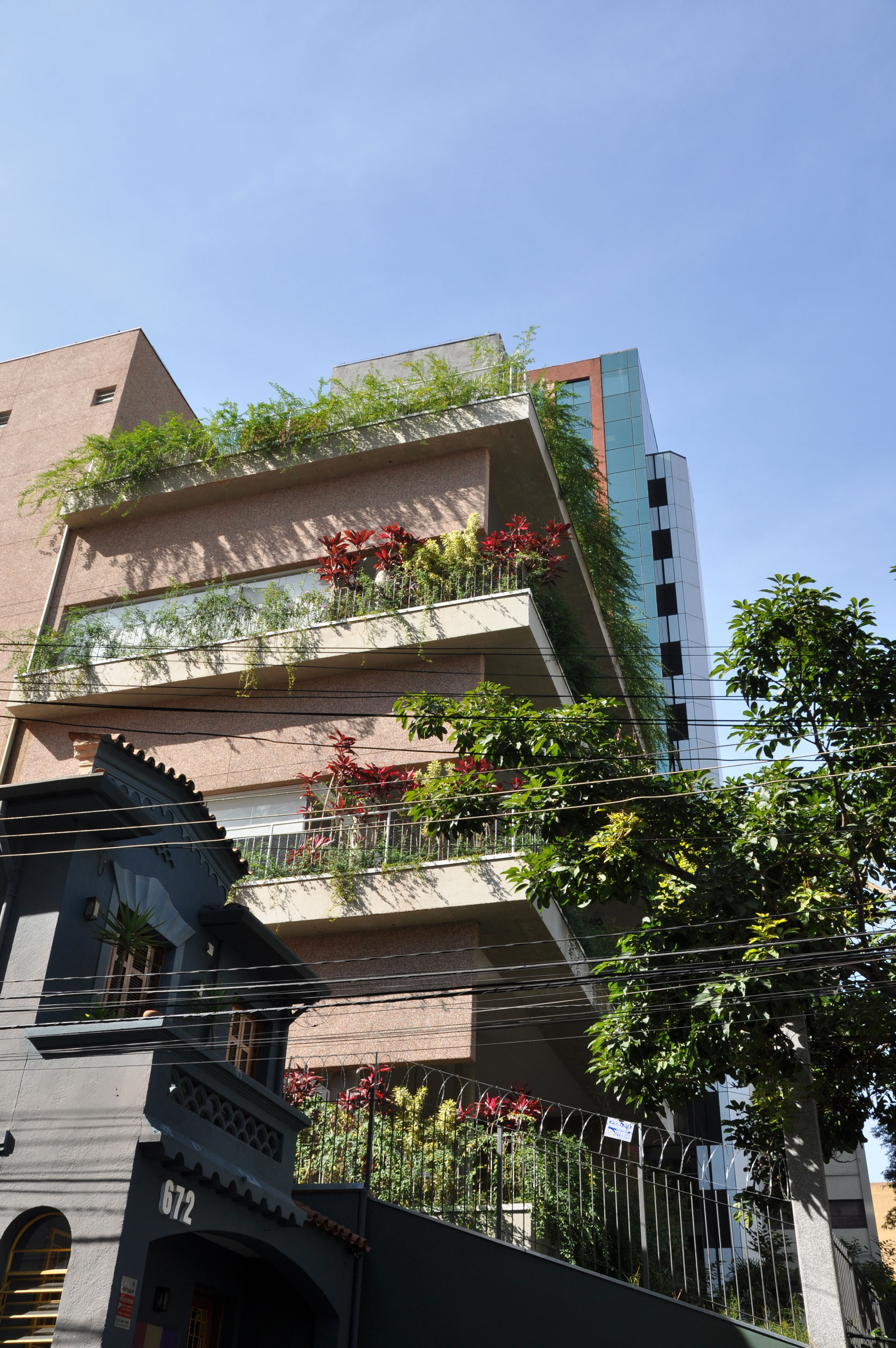 巴西绿色住宅楼，绿意盎然与城市景观相融-4