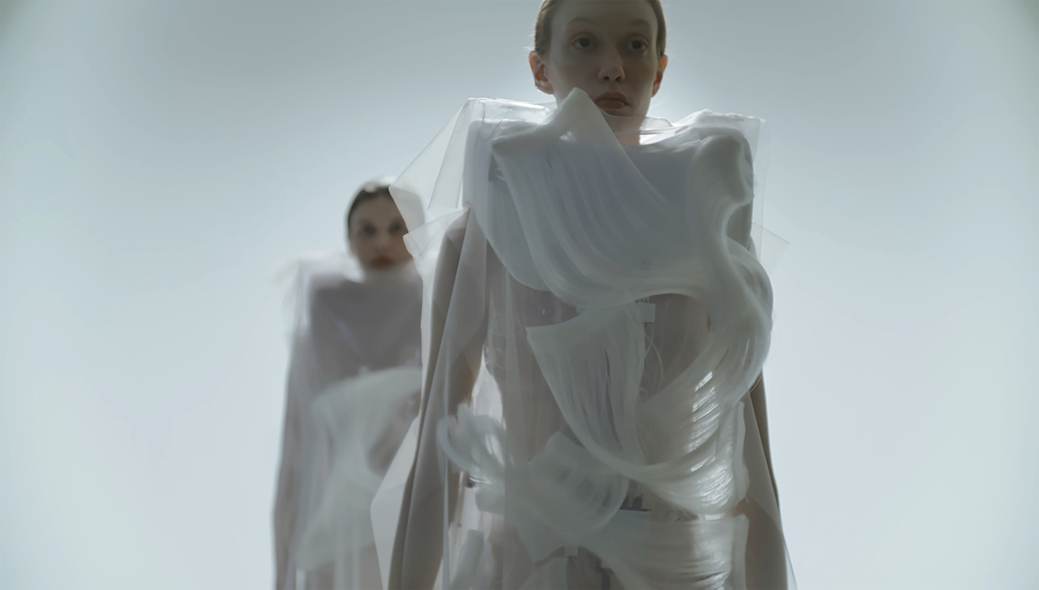 应高创意时装设计 | 互动、感知与反思-14