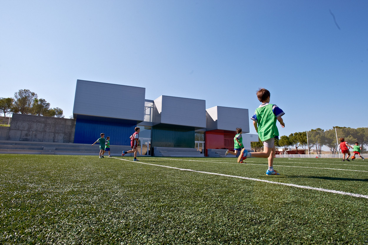 英国阿兰中学教学楼 · 创新型室内设计-1