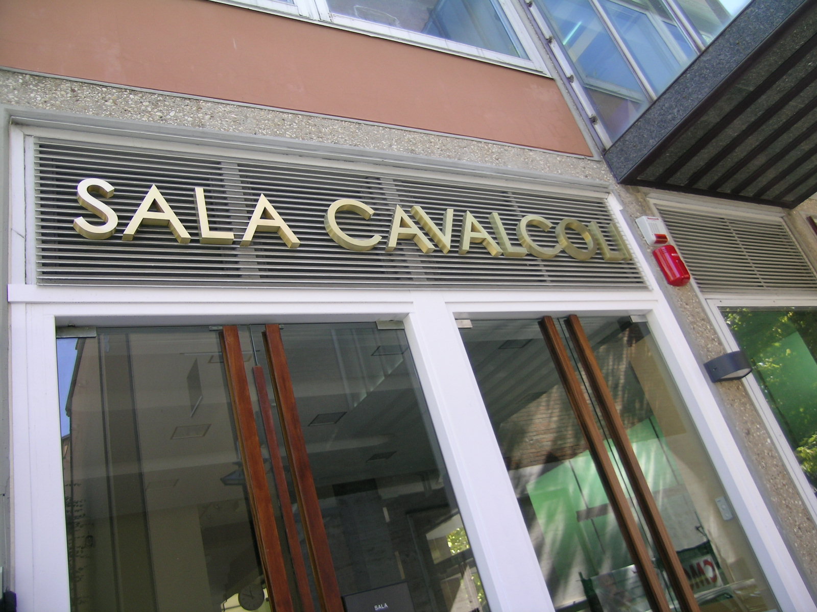 黑金剧院 | 拉文纳商业大厦室内设计-5