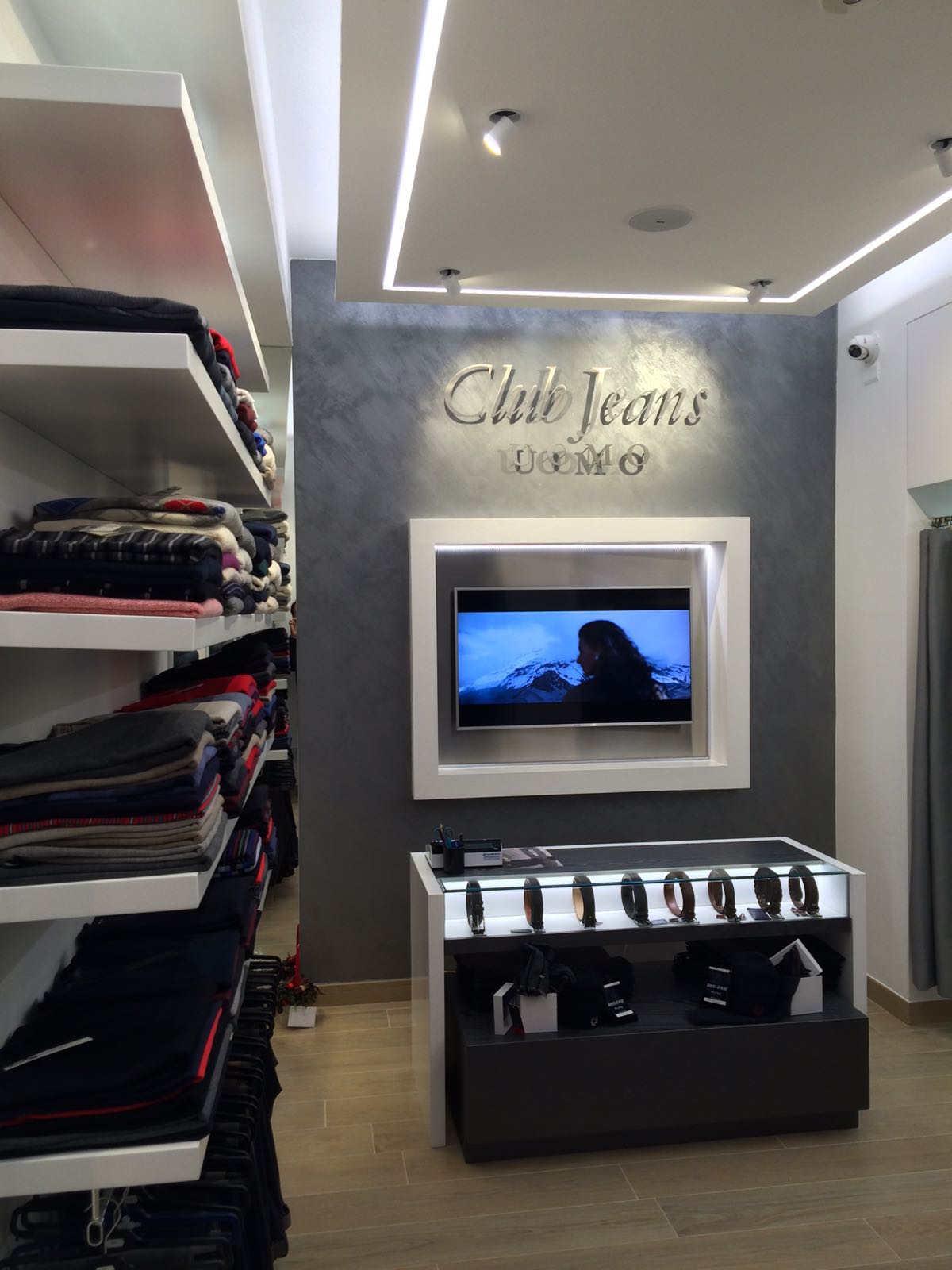 Club Jeans Uomo 照明设计-15