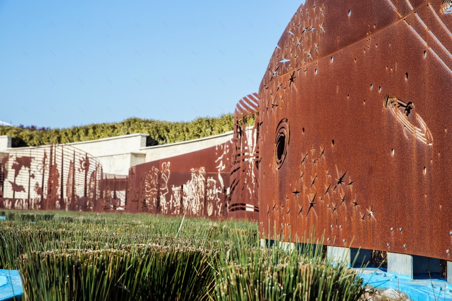 阿塞拜疆 IDEA 公司打造梦幻高尔夫俱乐部入口巨型艺术装置-5