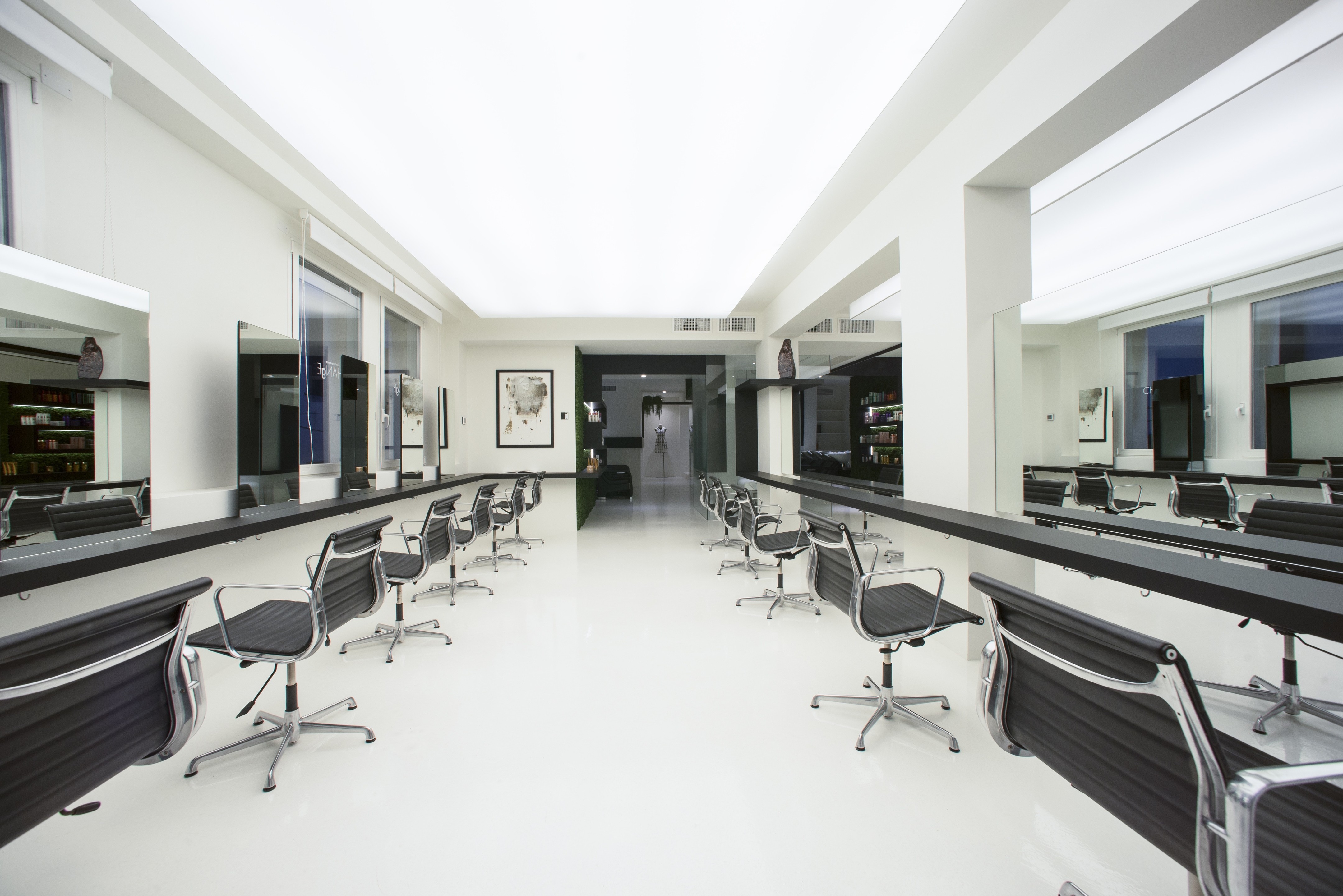 变化的线条之美 · 意大利商店室内设计-12