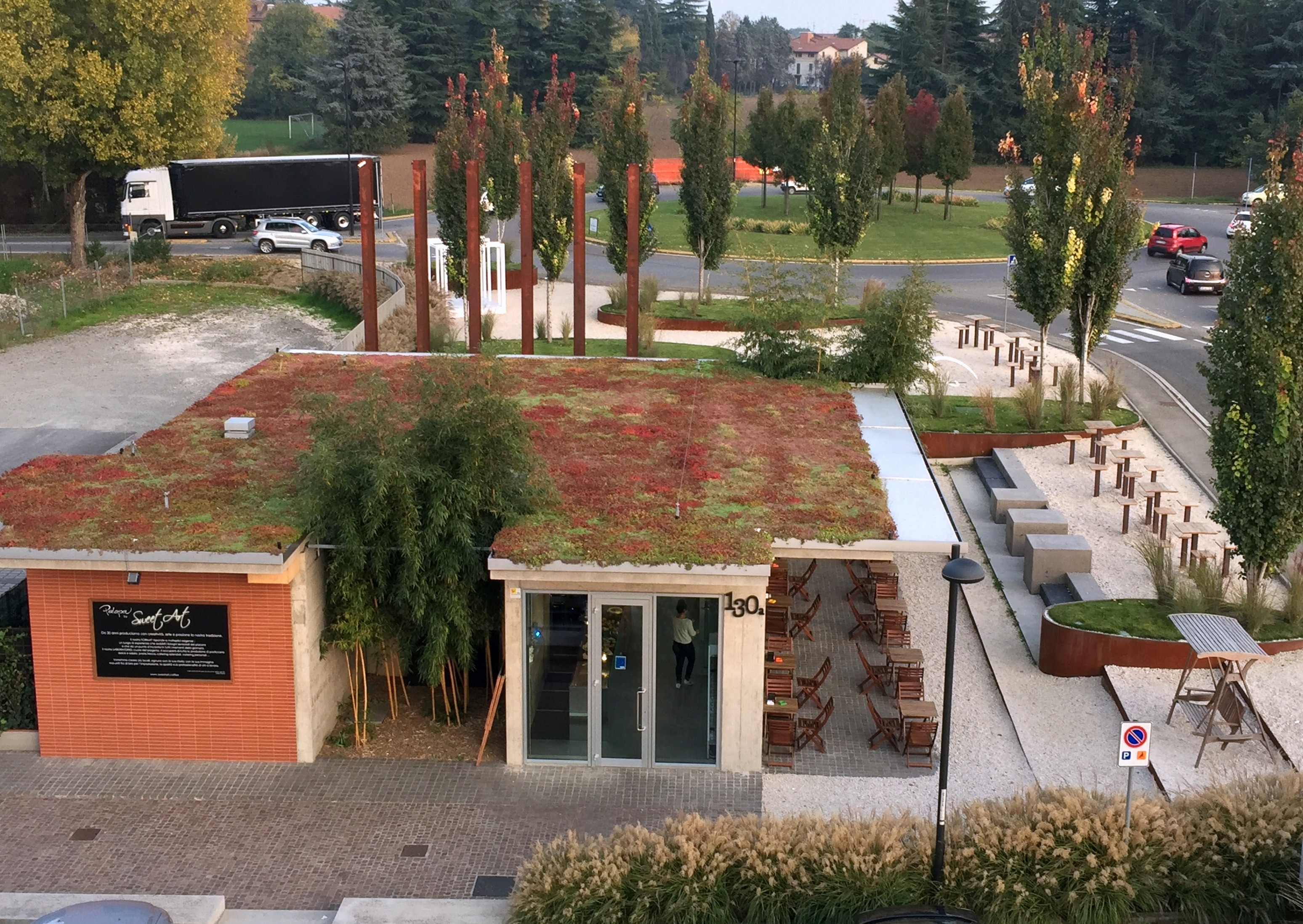 2015 年完成的 Palapa 项目,将工业遗址改造为时尚咖啡馆-52