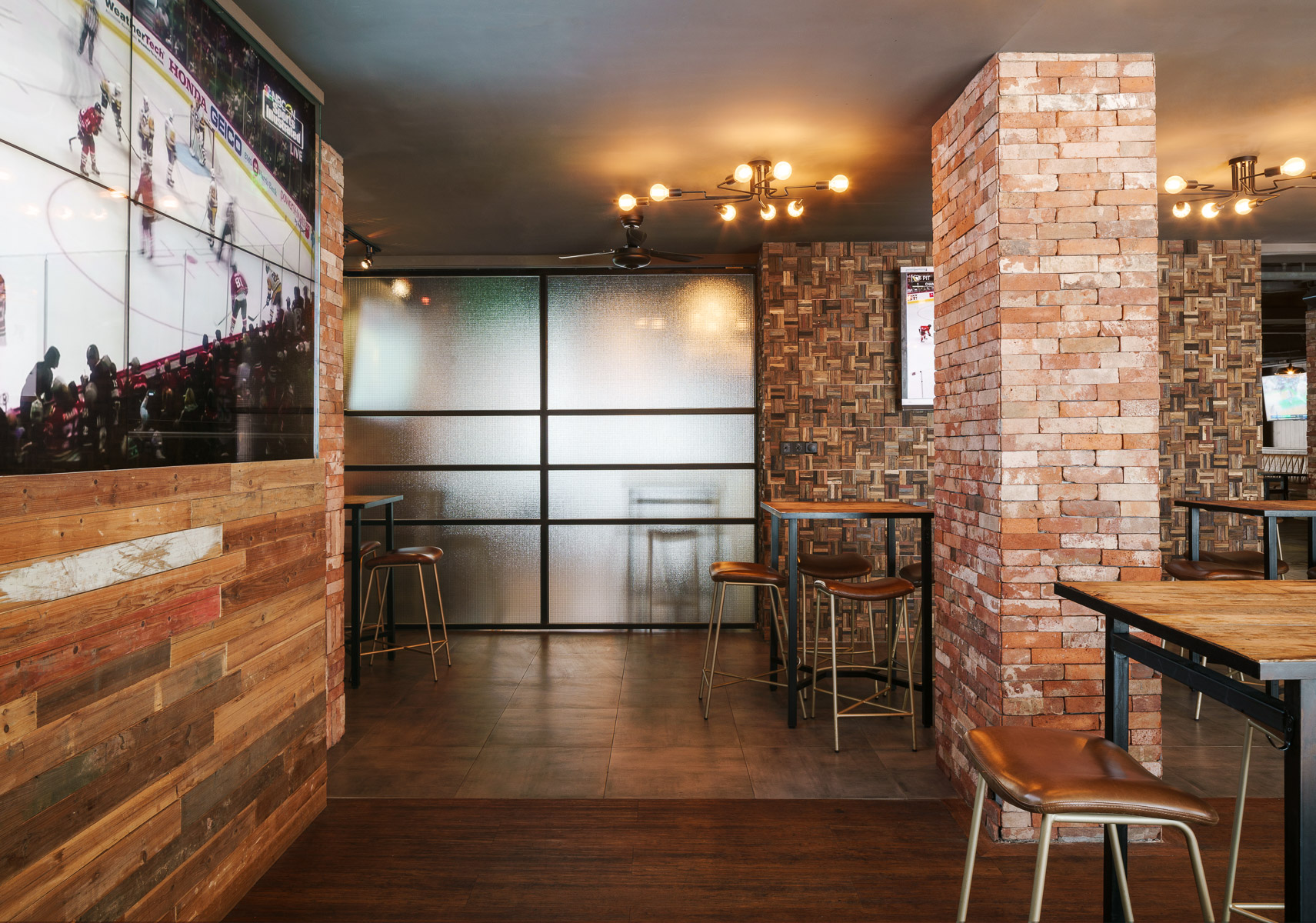 上海“骆驼”体育酒吧-3